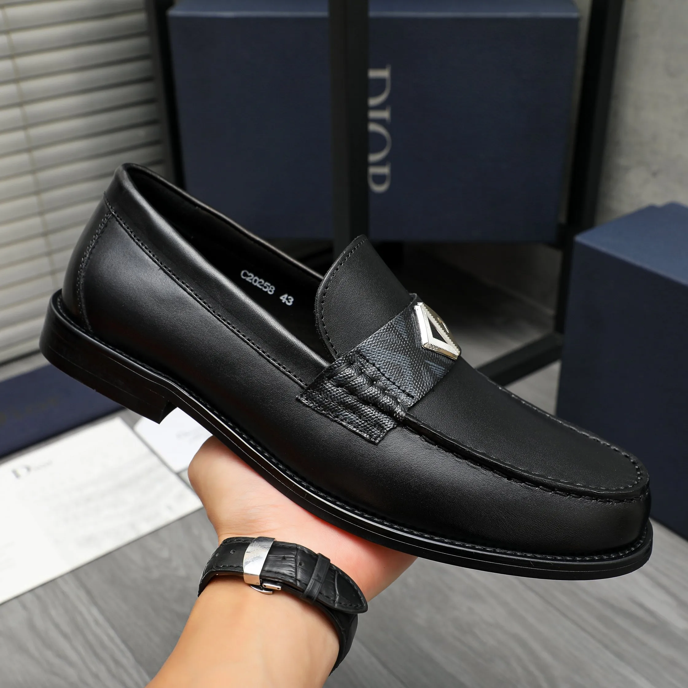 Men's men's shoes💰420 Product trademark: Dior "Dior" business slip-on leather shoes Regular size: 38-45 (45 is custom-made and non-returnable) Product materials: Selected high-quality cowhide upper, cowhide lining, original outsole